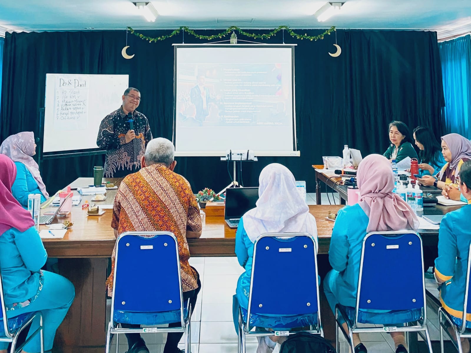 Pelatihan Komunikasi Organisasi dan Presentasi Profesional bagi Pimpinan RS Condong Catur